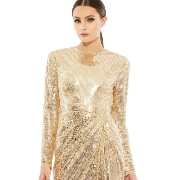 โ๏ธ Mac Duggal Long Sleeve Draped Ruched Gown - Picture 3 of 11